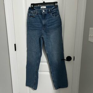 Abercrombie & Fitch Curve Love Ultra High Rise 90s Straight Jean